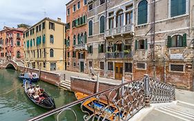 Palazzo San Firmino Historic Palace All Suite Canal View